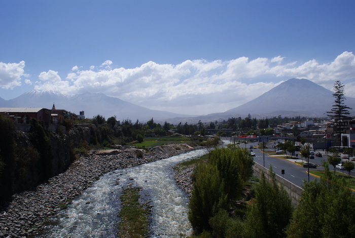 Widok z Arequipy na wulkany
